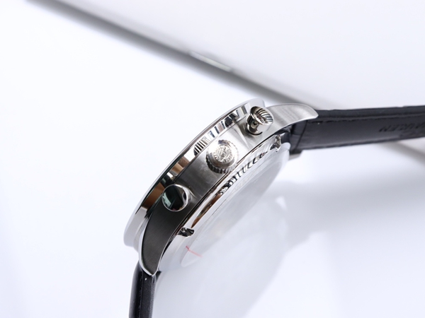 アイ・ダブリュー・シー細部ディテール